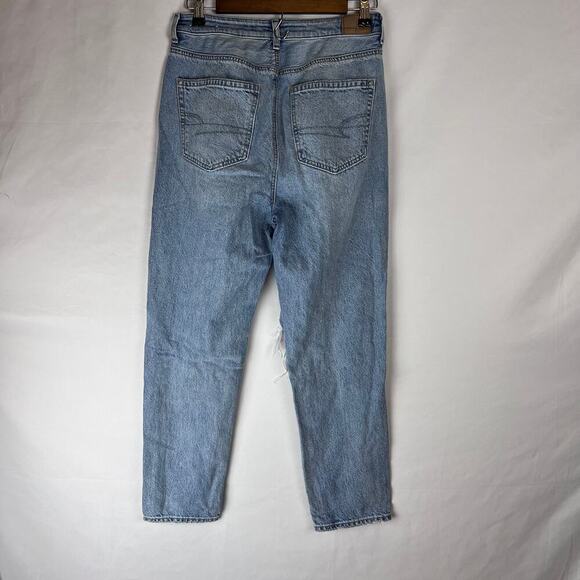 American Eagle Highest Rise Mom Jean Size 6R Distressed Ripped Light Wash Denim - Picture 2 of 7